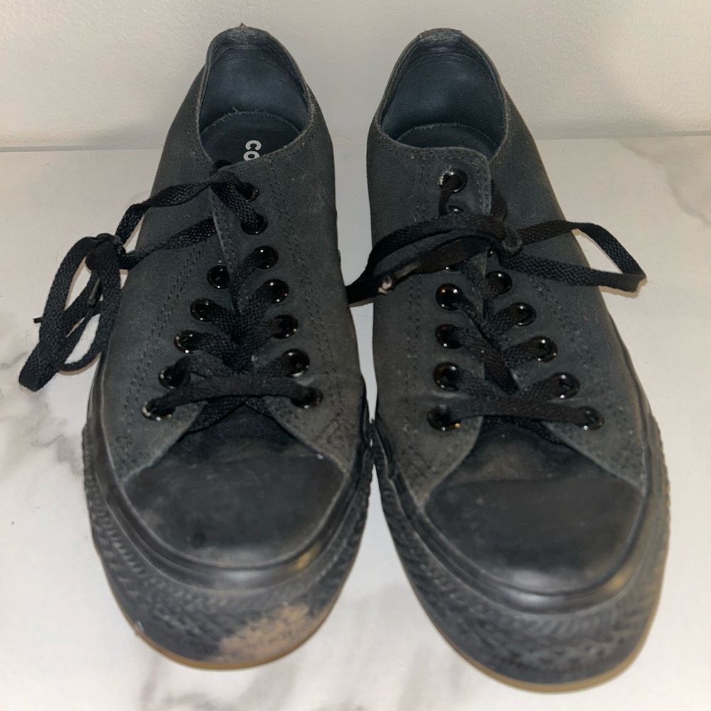 Black Converse!